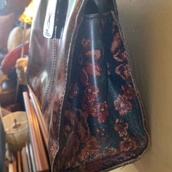 VGUC. Rienzo Satchel-fall tapestry by Patricia Nash. - Picture 5 of 16